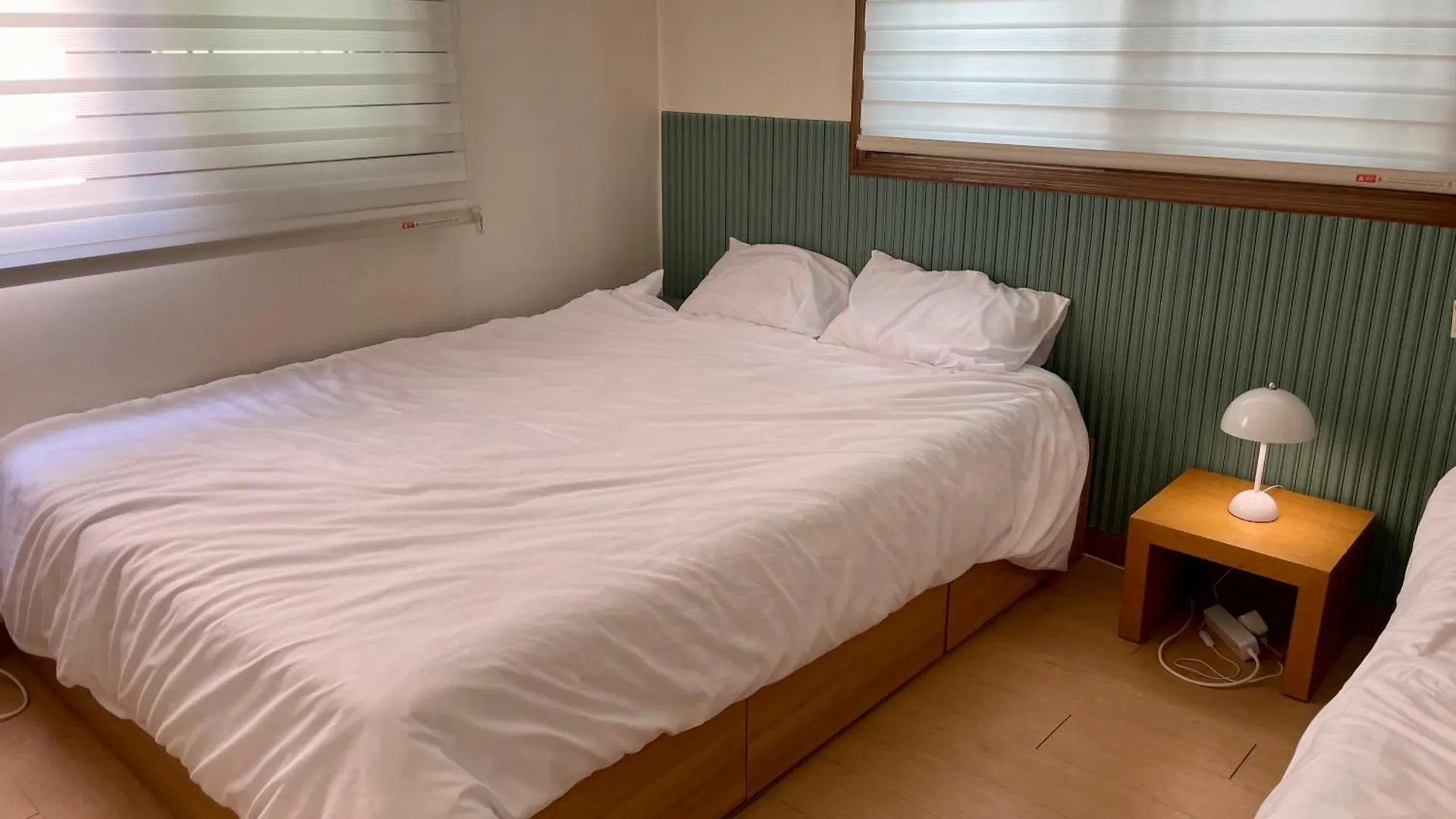 Mid-Century Design Modern House Apartment Seoul