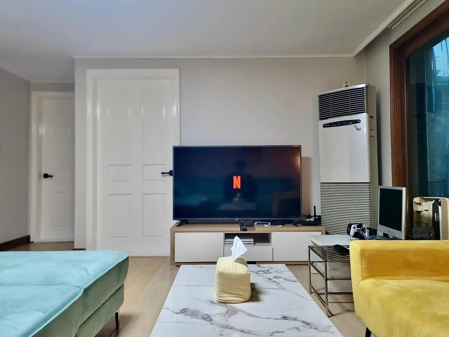 Mid-Century Design Modern House Apartment Seoul