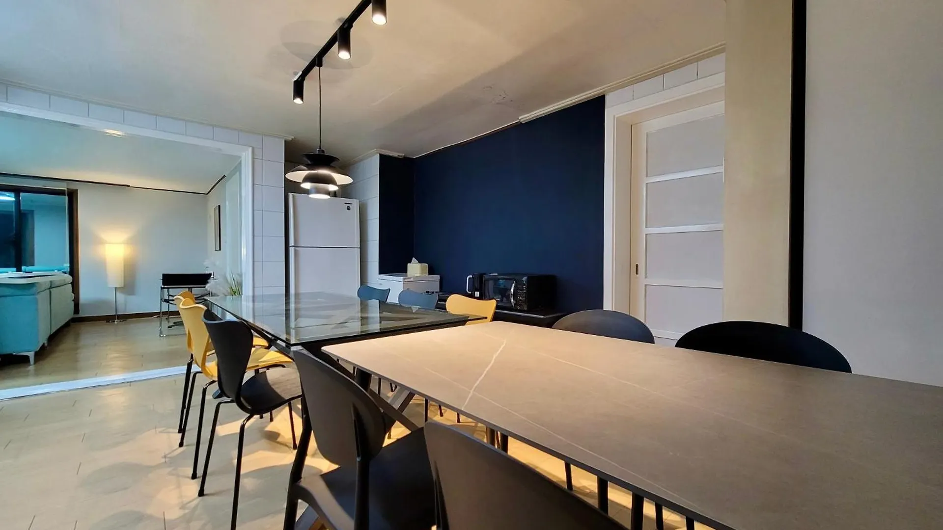 Mid-Century Design Modern House Apartment Seoul